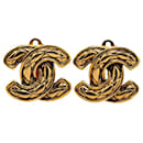 Chanel CC Matelasse Clip On Brincos Brincos de metal em excelente estado