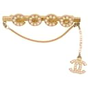 VINTAGE BROOCH CHANEL COCO PEARLS CHAIN AND CC LOGO GOLD METAL GOLDEN BROOCH - Chanel