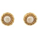 VINTAGE CHANEL ROUND EARRINGS WITH PEARLS CLIPS GOLD METAL EARRINGS - Chanel