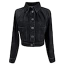 Nova jaqueta jeans preta com logotipo icônico em relevo. - Chanel