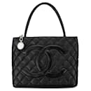 Chanel CC Caviar Medallion Tote Leather Tote Bag in Good condition