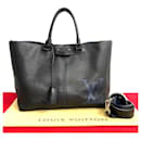 Louis Vuitton Pernelle Leather Handbag M54778 in Very Good Condition