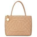 Hellbraune Chanel-Kaviar-Medaillon-Tasche