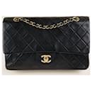 Classic Medium lined Flap Bag - Chanel