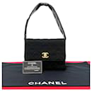 Chanel CC Satin Matelassé Handtasche Canvas-Handtasche in gutem Zustand