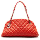 Bolso de hombro rojo Chanel mediano de caviar Just Mademoiselle