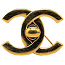 Gold Chanel CC Turn-Lock Brooch