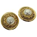 CHANEL Earring Gold CC Auth 76300 - Chanel