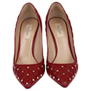 Escarpins Rockstud matelassés rouges Valentino