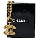 Colar banhado a ouro com o logotipo Chanel Coco Mark em muito bom estado