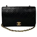 Chanel CC Quilted Leather Full Flap Bag Leather Crossbody Bag in Very Good Condition