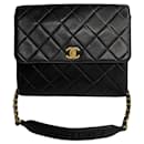 Chanel CC Quilted Leather Chain Crossbody Bag Leather Crossbody Bag in Very Good Condition