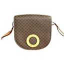 Bolso cruzado Celine Macadam Logo, bolso de cuero en muy buen estado - Céline