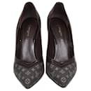 Louis Vuitton Brown Monograma Mini Lin Bombas de bico fino