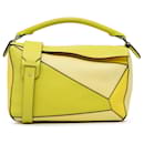 Gelbe, mittelgroße Umhängetasche „Puzzle Bag“ von LOEWE - Loewe