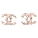 NEUF BOUCLES D'OREILLES CHANEL LOGO CC PERLES STRASS EN METAL DORE EARRINGS - Chanel