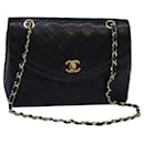 CHANEL Matelasse Turn Lock Chain Sac à bandoulière Peau d'agneau Noir CC Auth yk12901UNE - Chanel