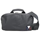 Borsa a tracolla veloce Louis Vuitton V line in nero M50445