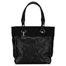 Chanel Coco Mark Paris Biarritz Tote PM en cuir PVC noir argenté en excellent état