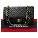 Chanel Medium Classic Double Flap Tasche aus Leder in sehr gutem Zustand