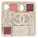 NOVO LOGOTIPO CHANEL BROOCH NÚMERO CC 5 Bolsa intemporal 2023 broche de metal ouro - Chanel