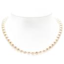 LuxUness Classic Pearl Necklace Natural Material Necklace in Excellent condition - & Other Stories