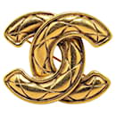 Chanel Matelasse Coco Mark Brooch Gold Plated in Very Good Condition