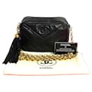 Chanel V Stitch Lammleder Fransen Ketten Mini Schultertasche 38508 in sehr gutem Zustand