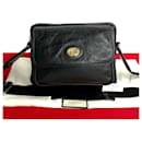 Gucci Leather Crossbody Bag  Leather Crossbody Bag 574760 in excellent condition