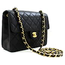 Borsa a tracolla CHANEL mini quadrata piccola con tracolla in agnello nero - Chanel