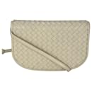 Bottega Veneta Intreciato Schulter-Clutch aus weißem Leder