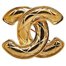 Broche Chanel Matelassé Coco Mark Baño de Oro en Excelente Estado