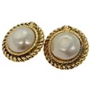 CHANEL Earring Gold CC Auth 75372 - Chanel