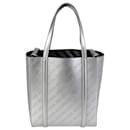 Balenciaga Nueva Tote XXS de Cuero de Ternera Plateado con Logo Perforado