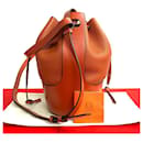 Loewe Leder Ballon Bucket Bag Leder Umhängetasche in gutem Zustand