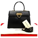 Salvatore Ferragamo Gancini Leather Handbag Leather Handbag AF-21 2181 in Very Good Condition