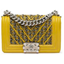 Chanel Amarillo Pequeño Tweed y Cuero de Cordero Chevron Boy Flap