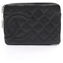 Porta-moedas de couro Chanel Cambon Zip Pouch 9820703 em muito bom estado