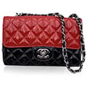 Mini sac à épaule classique en cuir verni matelassé rouge et noir - Chanel