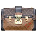 Bolsa Clutch Trunk em Monograma Reverso Louis Vuitton