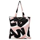 Sac de shopping pliable en nylon noir graffiti Chanel avec rabat en caviar