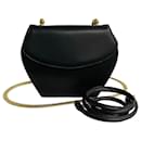 Gucci Leather Chain Crossbody Bag  Leather Crossbody Bag in Very Good Condition