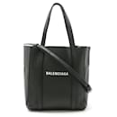 Balenciaga Alltag