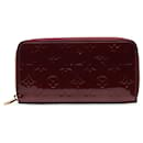 Louis Vuitton Patent Leather Zippy Wallet M93575 in Good Condition