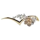 K18YG Yellow Gold Pt900 Platinum Diamond Flower Pendant Brooch in Excellent Condition - & Other Stories