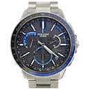 Montre-bracelet Casio Oceanus Solar Radio en titane argenté pour homme avec chronographe et fonctionnalités en excellent état - & Other Stories