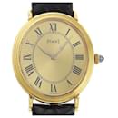 Relógio de pulso oval de corda manual feminino PIAGET com mostrador dourado, simples, Design raro e pulseira de couro (Não genuíno), Modelo 9821, tinta18 Ouro Amarelo e Couro em Excelente Estado - & Other Stories