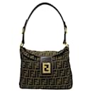 Bolso de hombro de lona Fendi Zucca Pattern 07300 en excelente estado