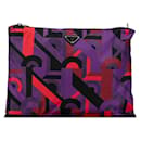 Prada Tessuto bedruckte Clutch Tasche aus Canvas in ausgezeichnetem Zustand