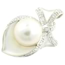 No Brand K18 White Gold Pendant with White Pearl, Shell and Cluster Diamonds of 0.12ct, Classic Women's Silver Necklace in Excellent Condition - & Other Stories